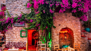 Η μαγική Αρεόπολη της Μάνης από ψηλά (video)
