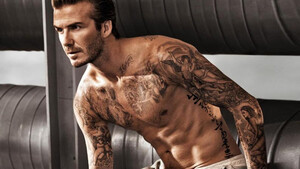 David Beckham: Εκτός από μπάλα ξέρει κι από τέχνη του δέρματος
