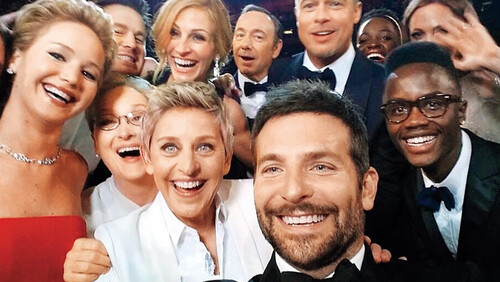 Έρευνα: Το να μοιράζεσαι selfies στο Instagram, σου κάνει καλό Έρευνα: Το να μοιράζεσαι selfies στο Instagram, σου κάνει καλό