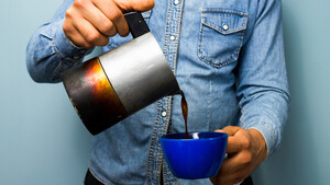 Έρευνα: Ο καφές πριν από το πρωινό μόνο καλό δεν σου κάνει