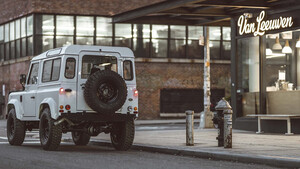 Τα παλιά Land Rover παραμένουν μάχιμα χάρη στην Brooklyn Coachworks