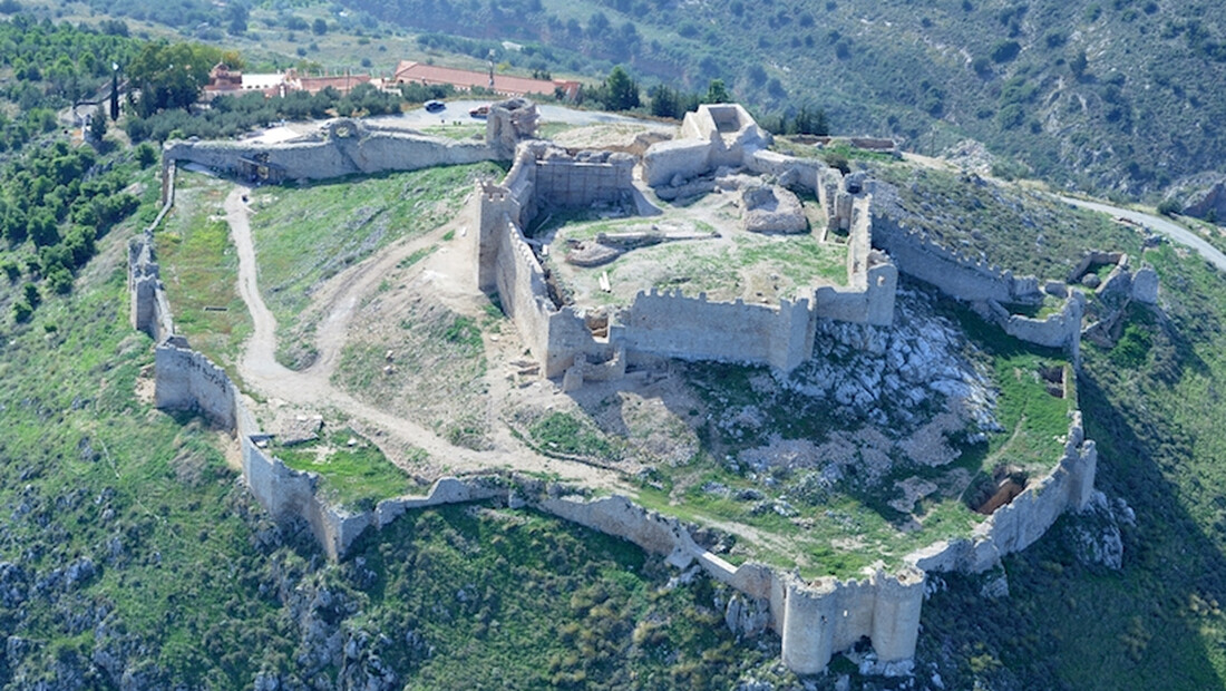 Και όμως το «Κάστρο της Λάρισας»… βρίσκεται στην Πελοπόννησο