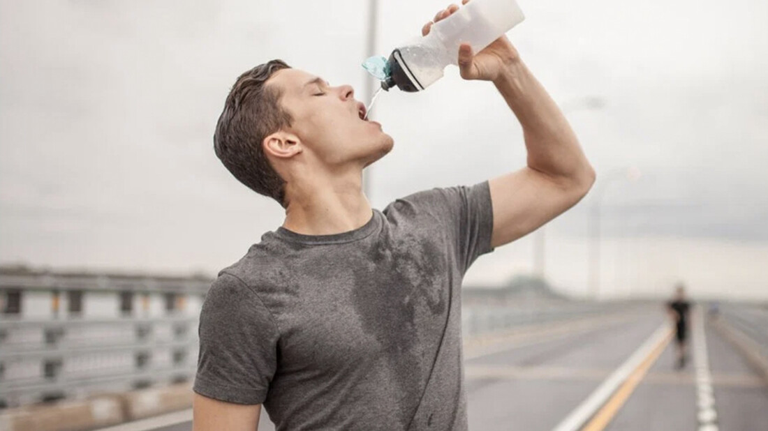 Πώς καταλαβαίνεις πως δεν πίνεις αρκετό νερό