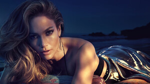 Οι πιο καυτές φωτογραφίες της Jennifer Lopez για το 2020