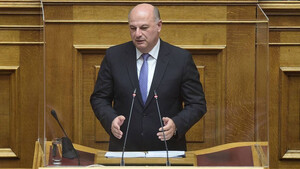 Συνεπιμέλεια: Ποιοι και γιατί πιέζουν τον Τσιάρα να «παγώσει» το νομοσχέδιο; 