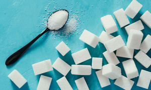 Πόσα κιλά ζάχαρη καταναλώνει ένας άνθρωπος τον χρόνο;