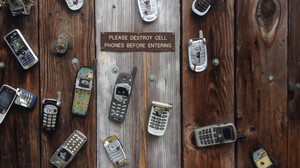Ελλάδα: Θυμάσαι πότε κυκλοφόρησαν τα πρώτα κινητά τηλέφωνα;