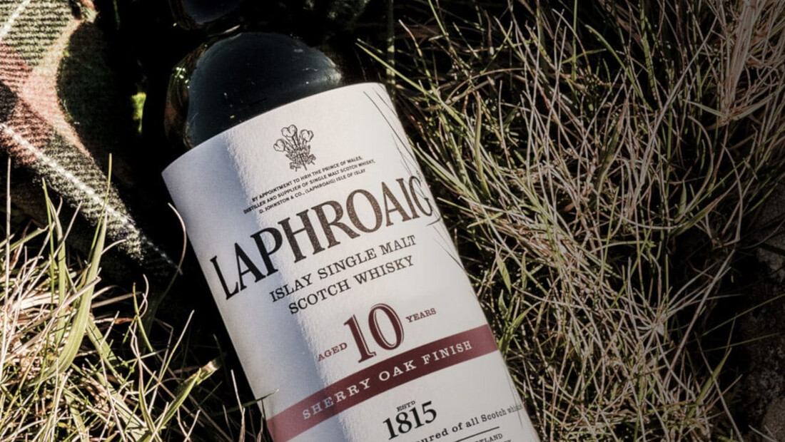 Laphroaig 10yo Sherry Oak Finish: Ένα ουίσκι που ακροβατεί με την πολυπλοκότητα