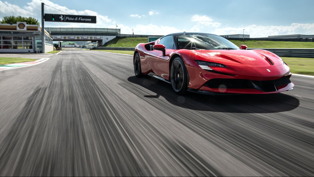 Ferrari: Το 2025 θα δούμε την πρώτη αμιγώς ηλεκτροκίνητη