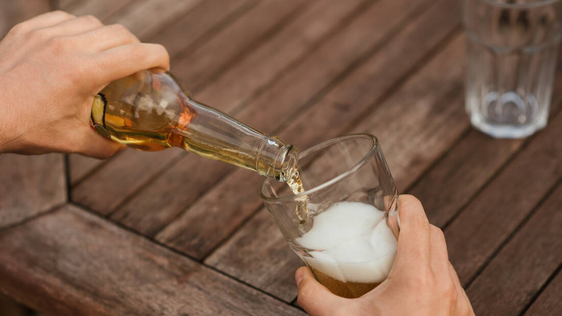 Οι πιο γρήγοροι τρόποι για να παγώσεις τις μπίρες σου
