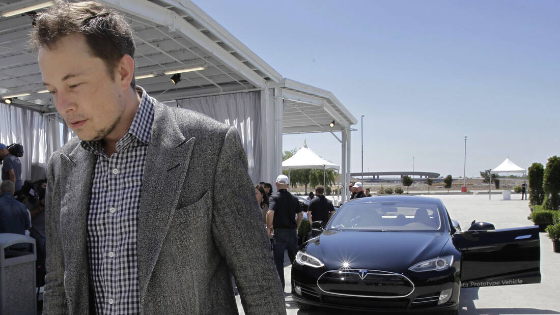 Ο Elon Musk χαρίζει τη μισή του περιουσία σε φιλανθρωπίες
