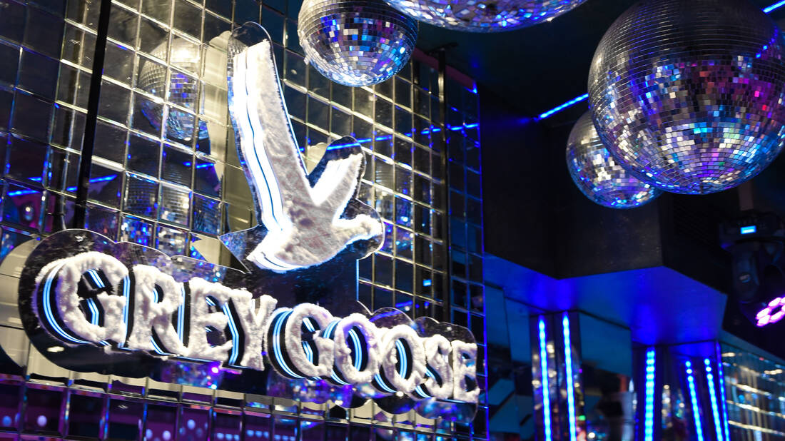 DISCO NOIR: ηλεκτρισμένες βραδιές στη ντίσκο Cinderella με την Grey Goose Premium Vodka