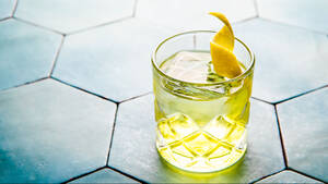 Το White Negroni είναι ο άξιος συνεχιστής ενός θρυλικού cocktail