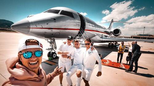 Το bachelor party με jet ανεβάζει τη λίμπιντο στα ύψη