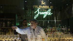 Ο maestro Nelson Hernandez του Diplomatico στο Rumble In the Jungle