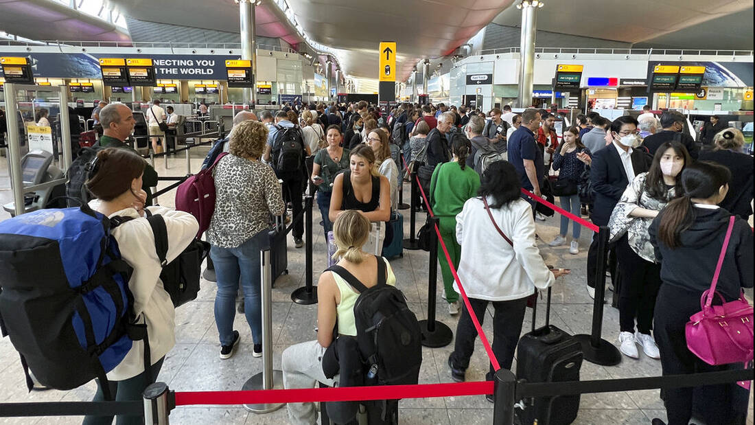 Το Heathrow βάζει κόφτη στις πτήσεις αφού έβγαλε την πίστη στους τουρίστες