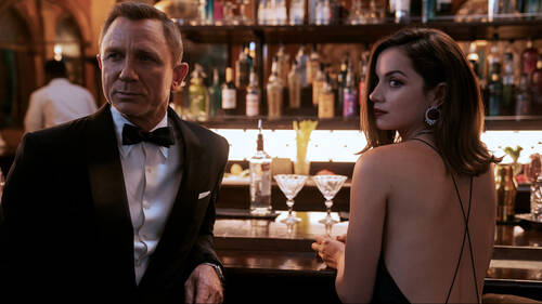 H Ana De Armas δεν πιστεύει σε μια γυναικεία ενσάρκωση του James Bond