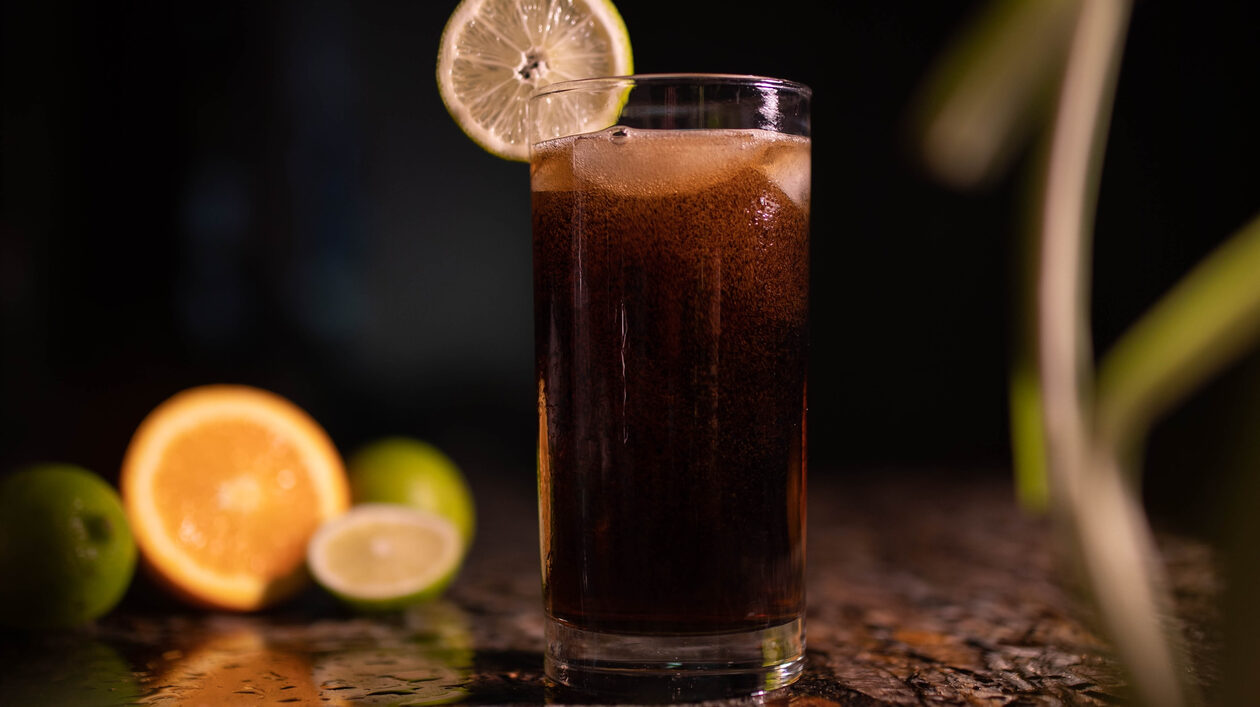 Death Star: Το ελληνικό cocktail που στέλνει αδιάβαστο το Long Island Iced Tea