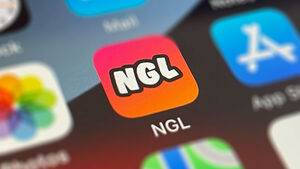To NGL είναι η νέα εμμονή στα social media που υπόσχεται να μας κάνει λίγο πιο ευθείς