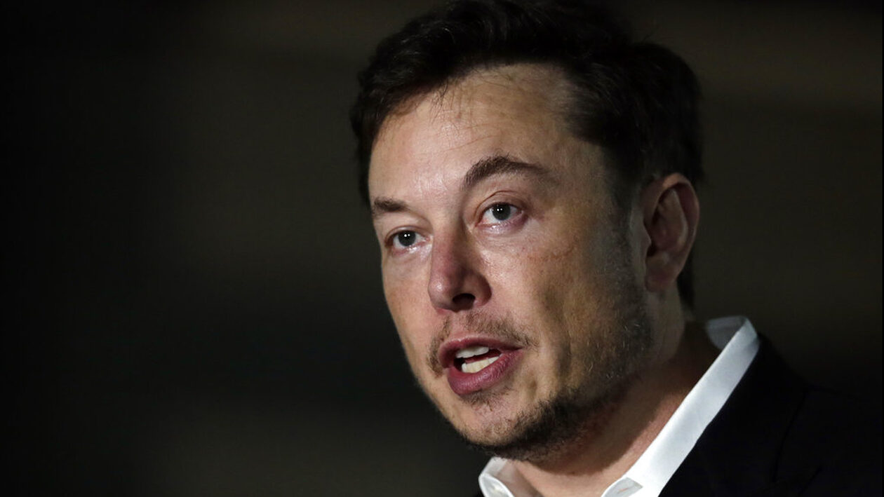 Γίνεται χαμός για το απωθητικό άρωμα του Elon Musk και ανησυχούμε για το IQ μας