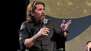 O Christian Bale βάζει ψηλά τον πήχη στην τέχνη της γενειάδας