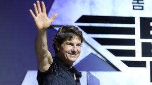 O Tom Cruise κάνει ελεύθερη πτώση για όσους είδαν το Top Gun: Maverick