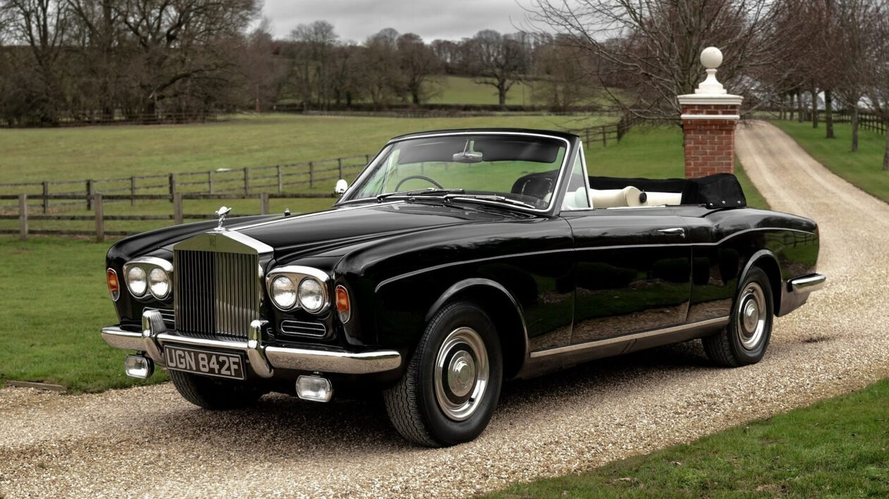  H Rolls-Royce του Michael Caine έχει το ίδιο απαράμιλλο στυλ με τον ιδιοκτήτη της 