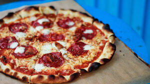 Γιατί ο κόσμος πλέον προτιμάει την κατεψυγμένη πίτσα από το delivery;