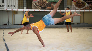 Ο ρέκορντμαν των πρωταθλημάτων μας συστήνει τη μαγεία του indoor beach volley!