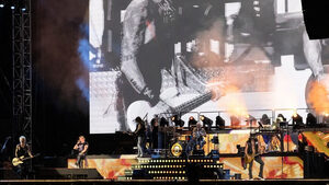 Ορισμένες σκέψεις και 10+1 φωτογραφίες από την επική συναυλία των Guns N' Roses στο ΟΑΚΑ
