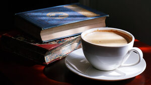 4 καφέ-βιβλιοπωλεία που μας εμπνέουν για διάβασμα και καφέ