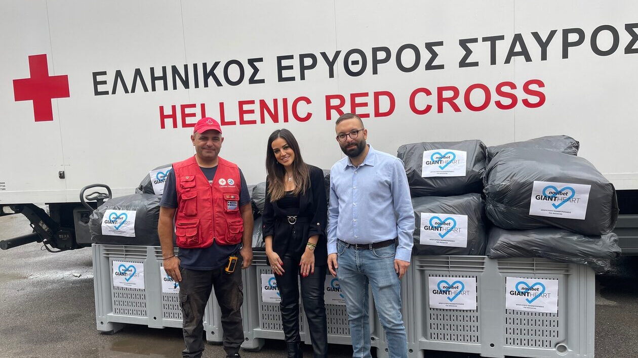 Η Novibet και ο Κώστας Τσιμίκας δωρίζουν είδη ρουχισμού στους πλημμυροπαθείς της Θεσσαλίας