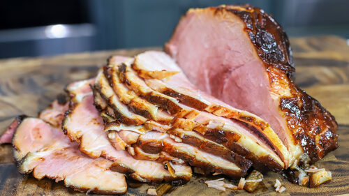 Δεν υπάρχει Χριστουγεννιάτικο τραπέζι χωρίς το καπνιστό ζαμπόν