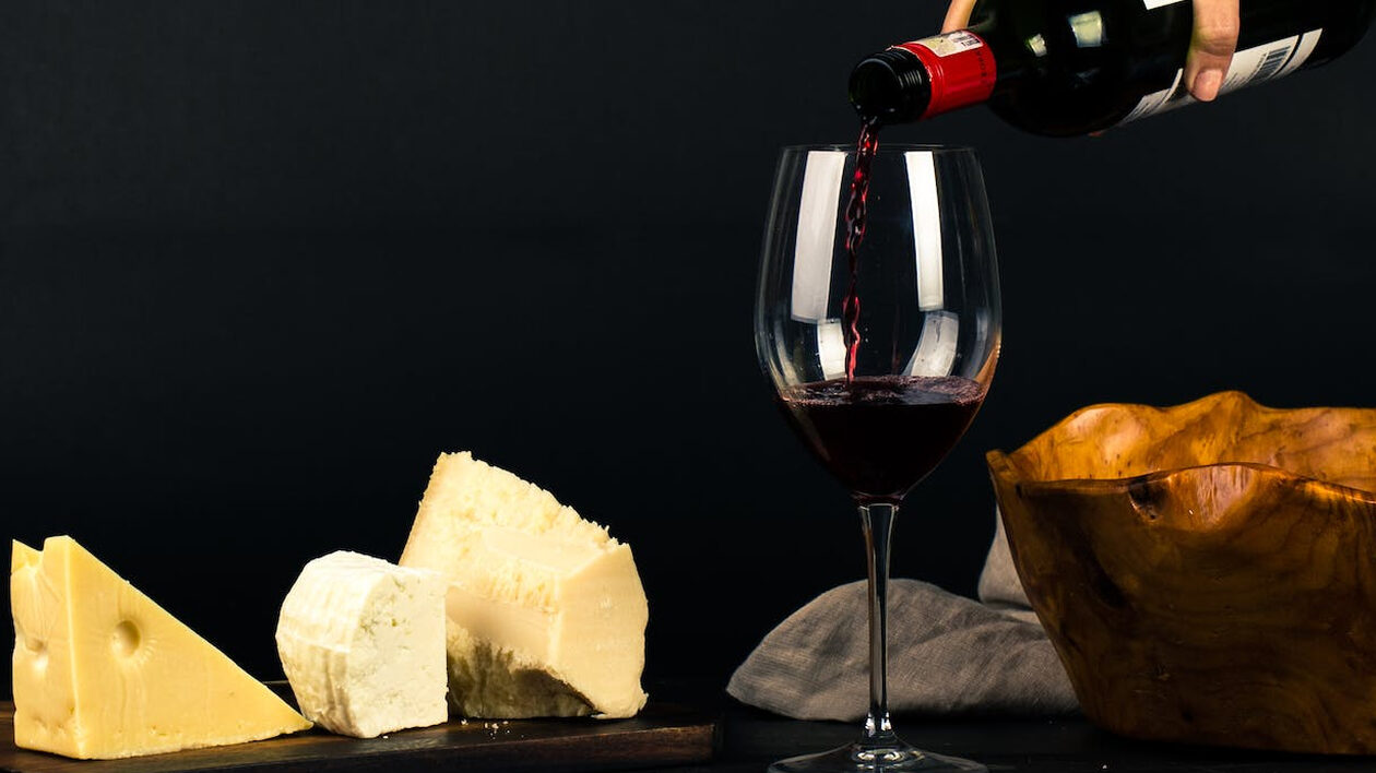 Κάθε κρασί πρέπει να συνοδεύεται και από το κατάλληλο τυρί