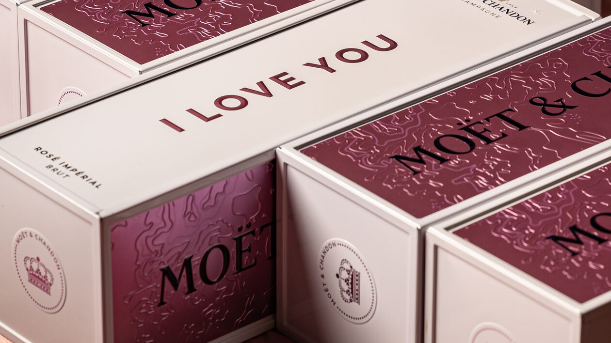 Spread the love with Moët & Chandon!