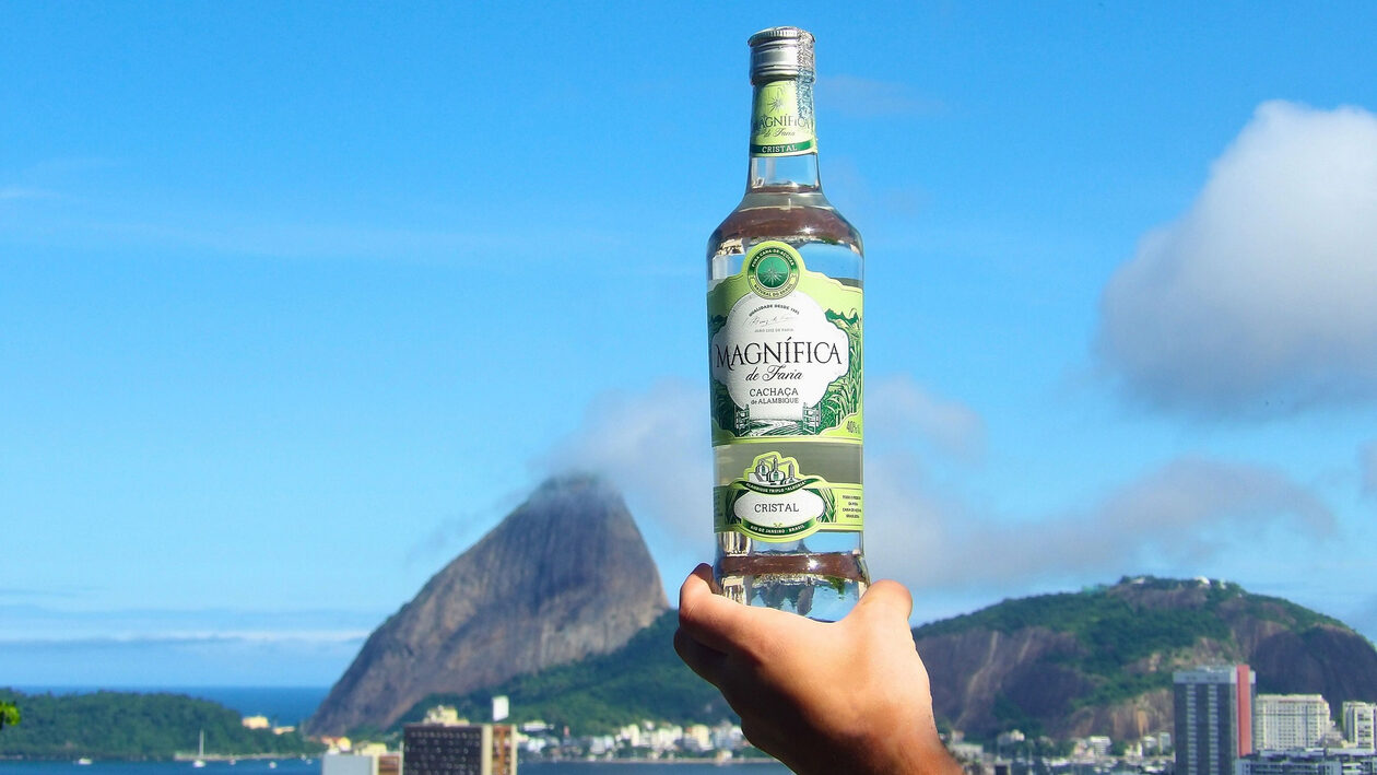 Η Beverage World καλωσορίζει το καλοκαίρι με την προσθήκη της cachaça Magnífica de Faria