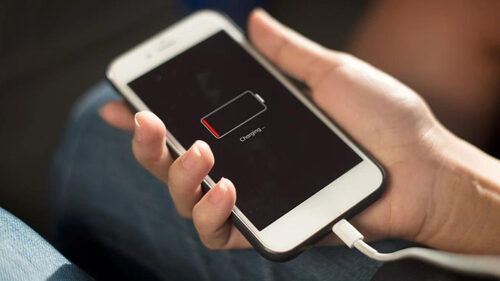 Το τρικ που πρέπει να κάνεις για να μην αδειάζει η μπαταρία του iPhone