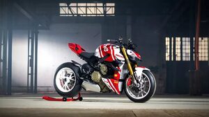 Ο γάμος Ducati και Supreme γέννησε την Streetfighter V4