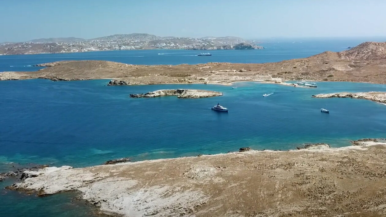 Το κρυφό παραδεισένιο νησί που βρίσκεται δίπλα από τη Μύκονο