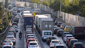 Πώς η Αθήνα κατέληξε να γίνει η πιο ακατάλληλη πόλη για αυτοκίνητο