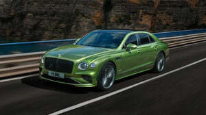 Η Bentley Flying Spur Speed είναι μια σύγχρονη υβριδική λιμουζίνα