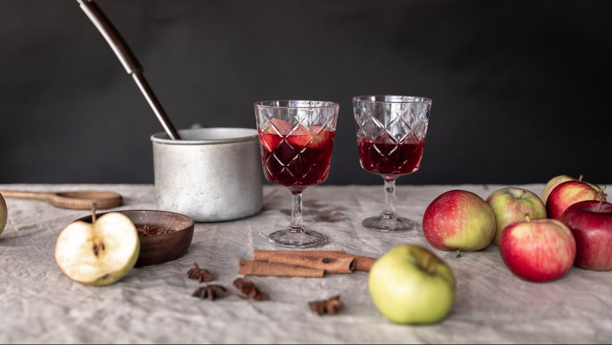 Mulled Wine: Ένα ζεστό κοκτέιλ για τις κρύες νύχτες του Νοεμβρίου