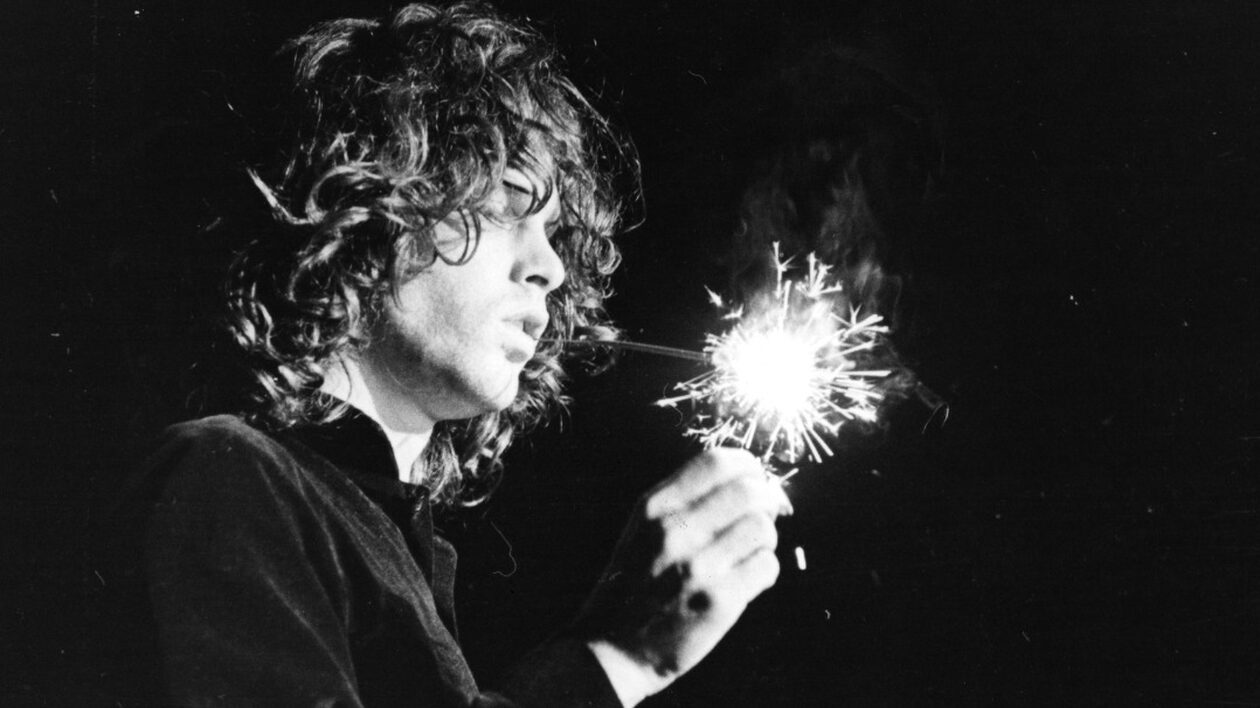 Jim Morrison: Η αιώνια λιακάδα ενός καλλιτεχνικού μυαλού