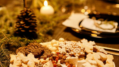 6 περίεργα φαγητά που τρώνε τα Χριστούγεννα στον κόσμο