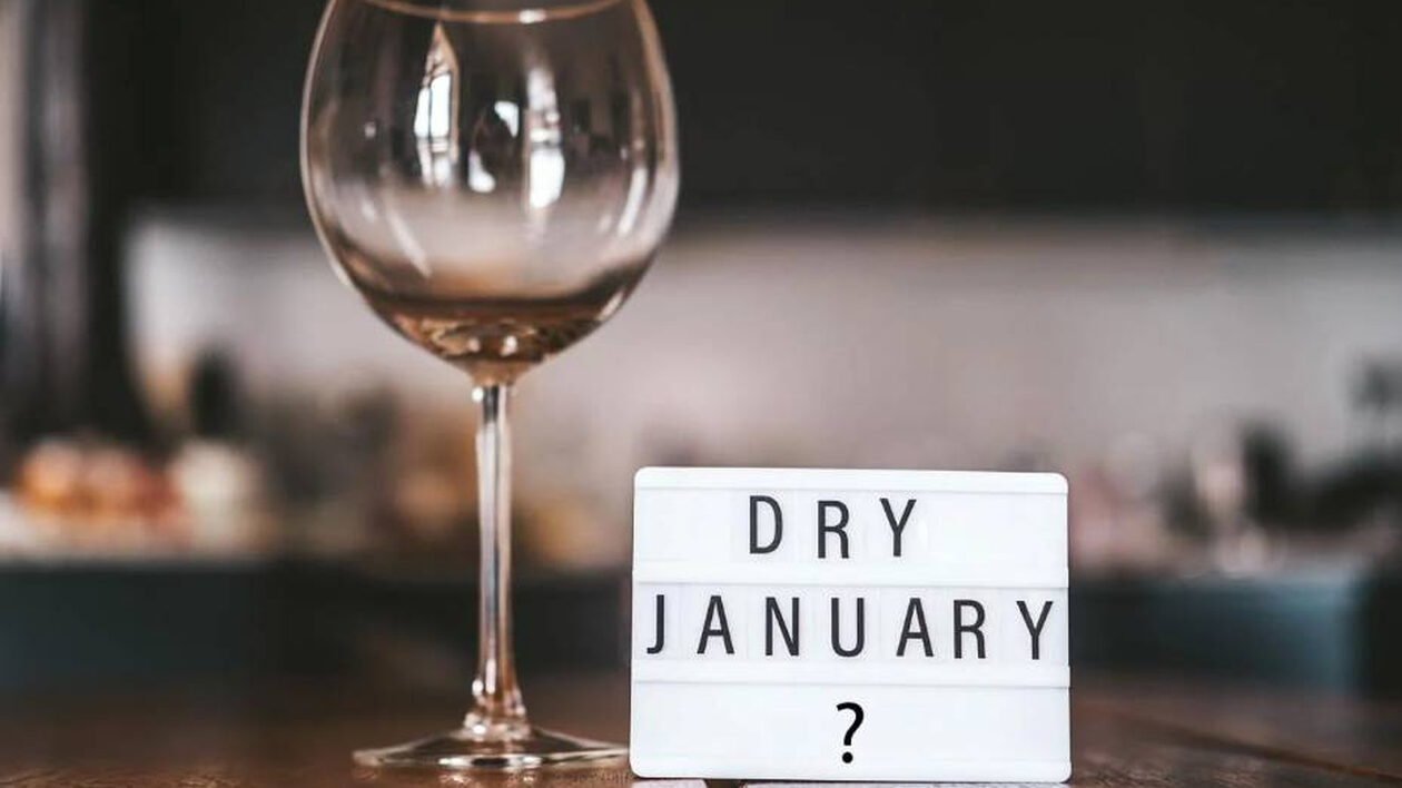 Γελάει ο κόσμος με το ελληνικό Dry January 