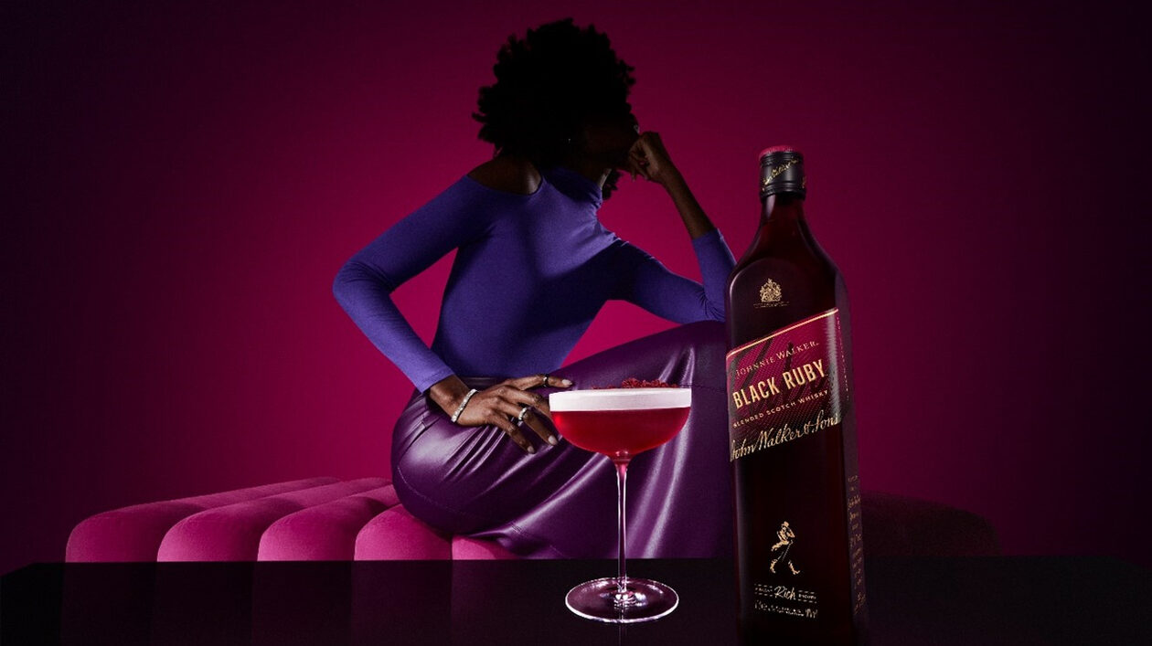 ΕΝΑ ΝΕΟ ΓΕΥΣΤΙΚΟ ΚΕΦΑΛΑΙΟ ΣΤΟ ΟΥΙΣΚΙ - JOHNNIE WALKER BLACK RUBY