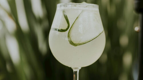 Spritz Bianco: Φτιάξε την πιο εύκολη παραλλαγή του κλασικού Spritz