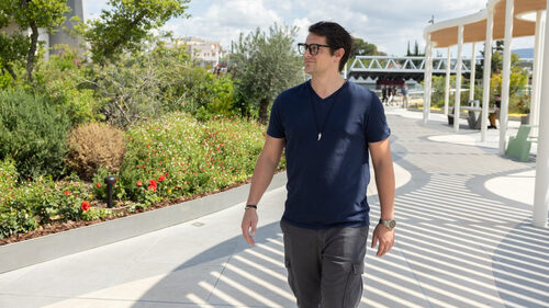 Επτά λόγοι για να βάλεις το σπορ στοιχείο στα casual looks σου