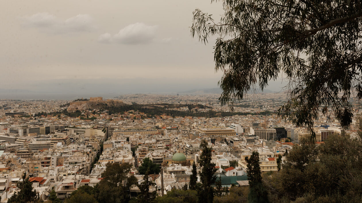 Θόρυβος και ρουτίνα στην ασχήμια της Αθήνας