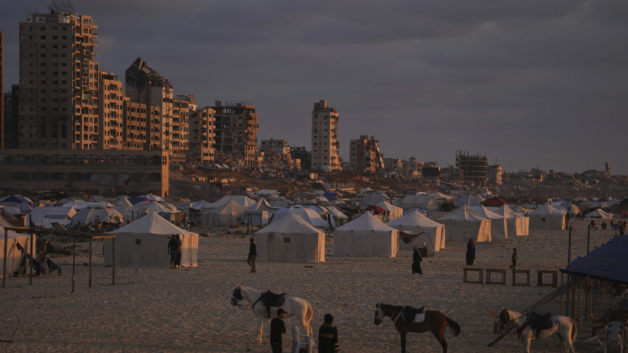 Ποιο Άμπου Ντάμπι; Παιδιά στη Γάζα σιγούν για πάντα